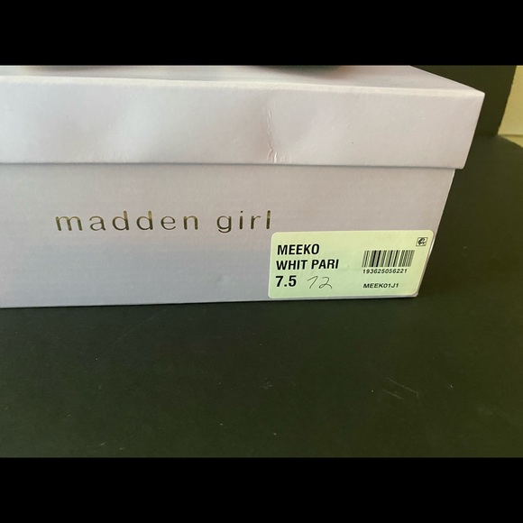 Madden Girl Meeko Block Heel Booties 7.5 M NEW - Picture 7 of 7